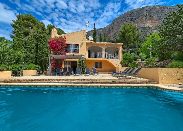 Amphora By Aguilarent