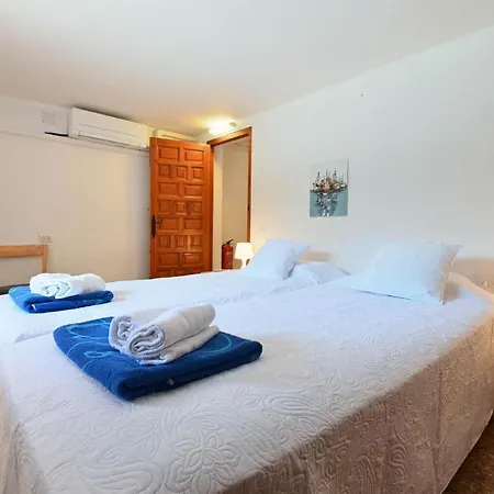 Nyaraló Amphora By Aguilarent *